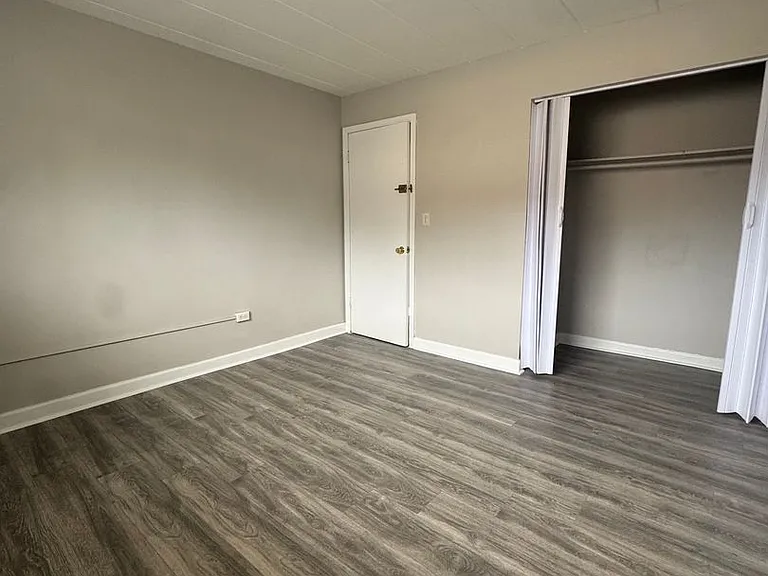 33rd Ave Apartments — Photo 6