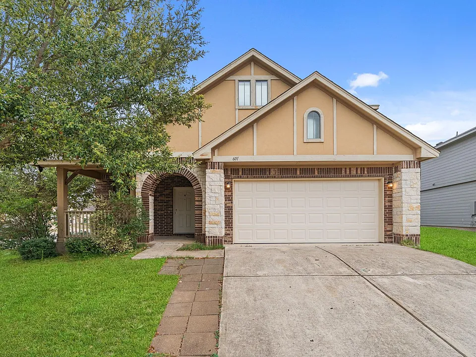 601 Silver Wing Dr