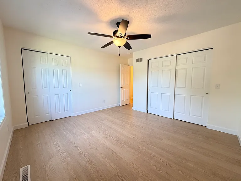821 W Wood St #B — Photo 8