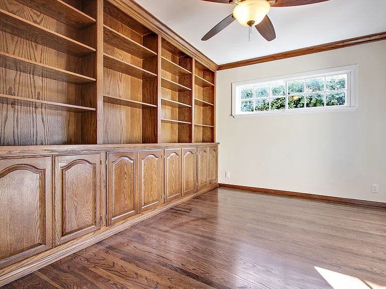 5923 Jumilla Ave — Photo 16