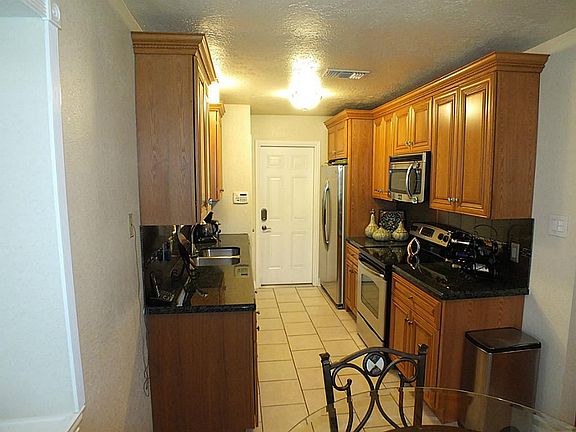 5th image of 1719 Millbury Dr