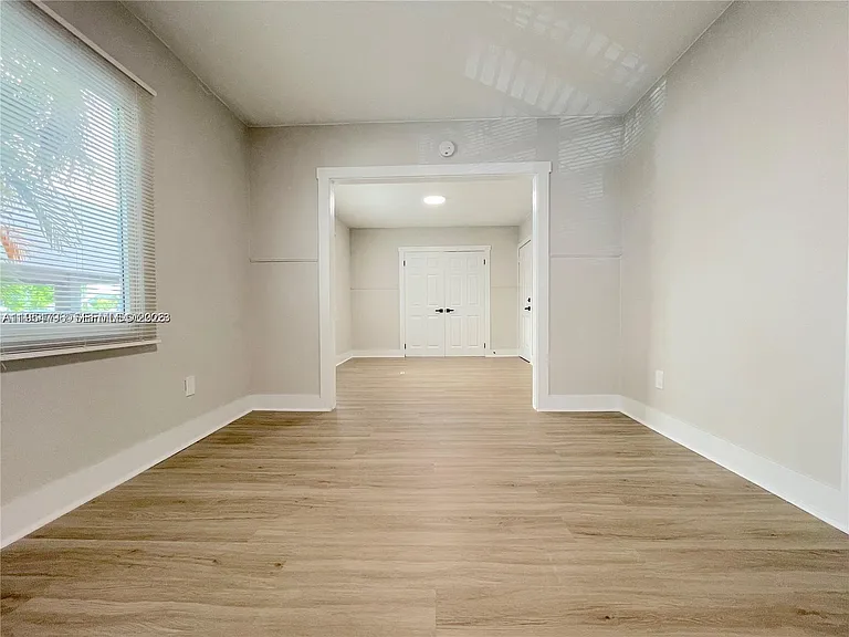 1836 Dewey St #2 — Photo 5