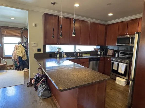 1706 W Byron St, Chicago, IL