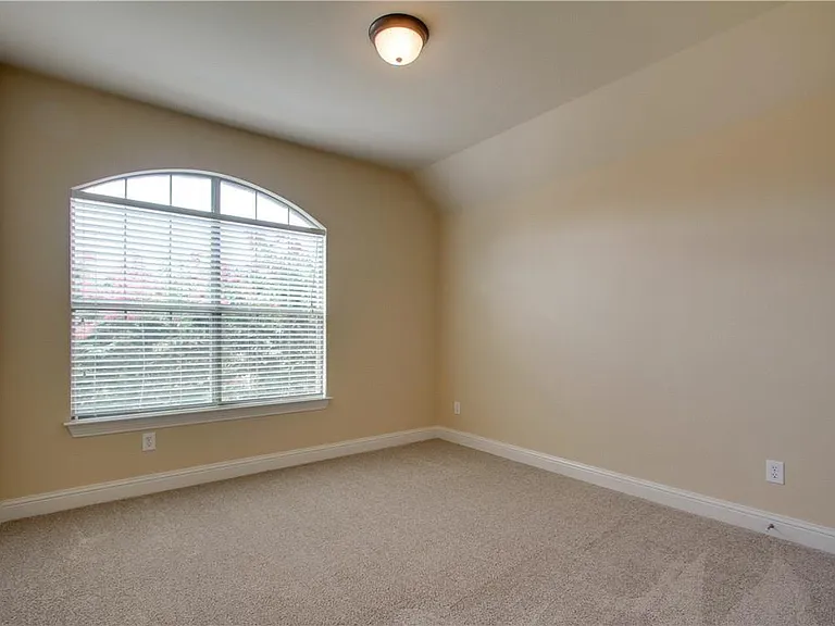 4679 Edith St — Photo 16