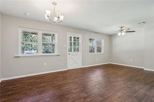 18274 Cusachs Dr — Photo 3