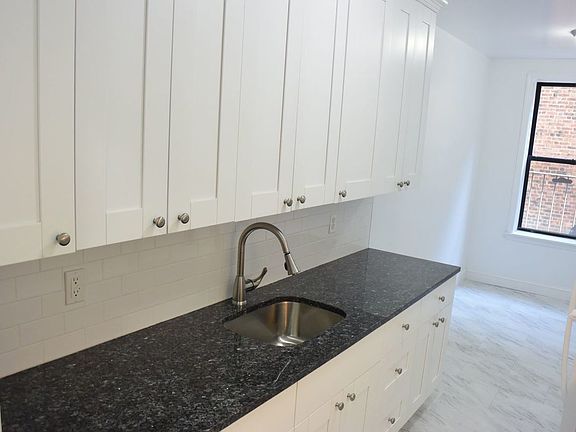 3rd image of 11937 Metropolitan Ave #30