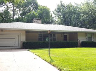 4411 Crestline Dr, Omaha, NE 68134