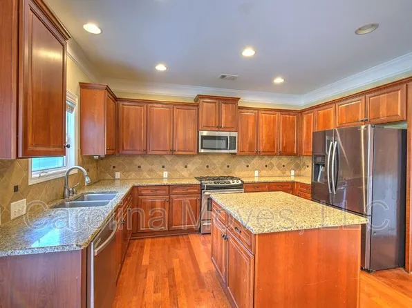 256 Barbours Ln, Greenville, SC 29607