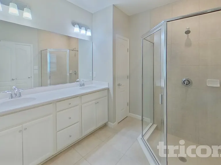 10328 Pavnes Creek Dr — Photo 8