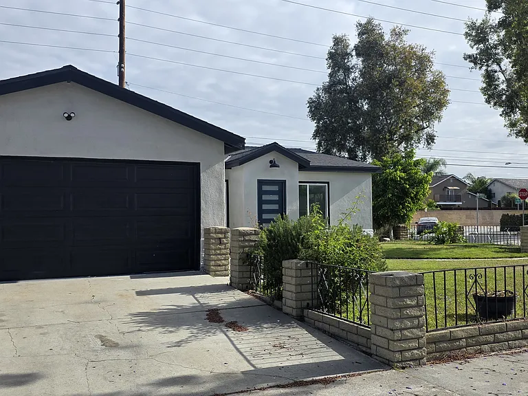 11619 Gonsalves St — Photo 7