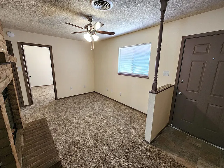 2509-2511 Pecan Dr — Photo 6