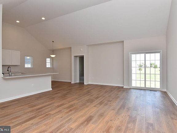 2nd image of 14 Backwater Ct