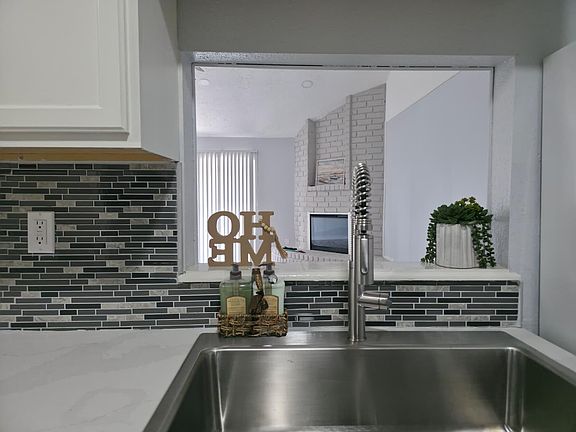 3rd image of 16318 Royal Mile Ln