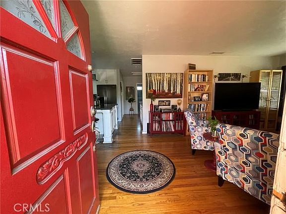 4th image of 1817 Poinsettia St