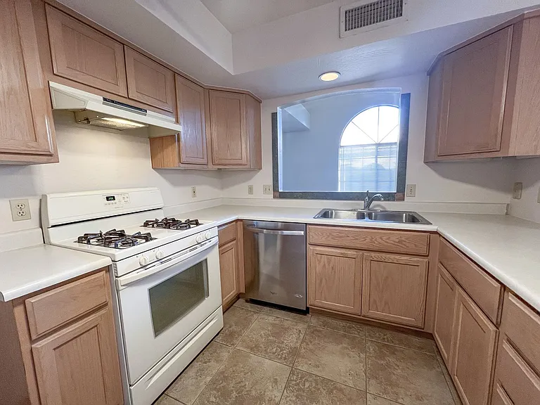 503 S Sawmill Gardens Dr — Photo 5