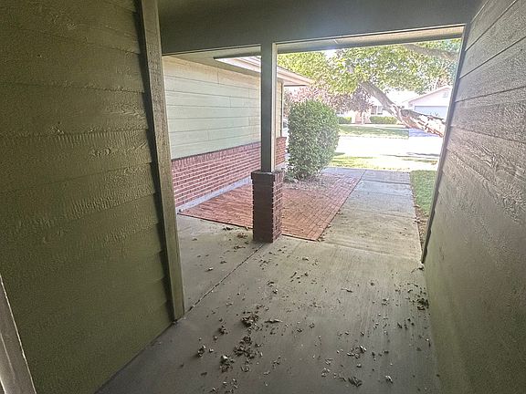 3rd image of 5798 W Lucky St