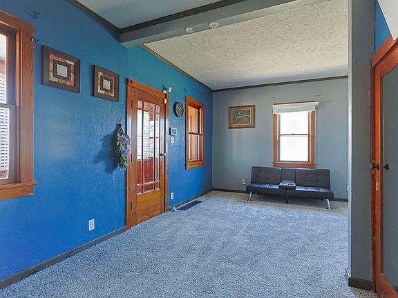 4th image of 1614 Longley Ave