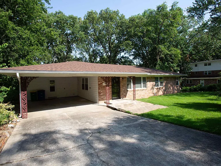 5010 Glenmere Rd — Photo 3