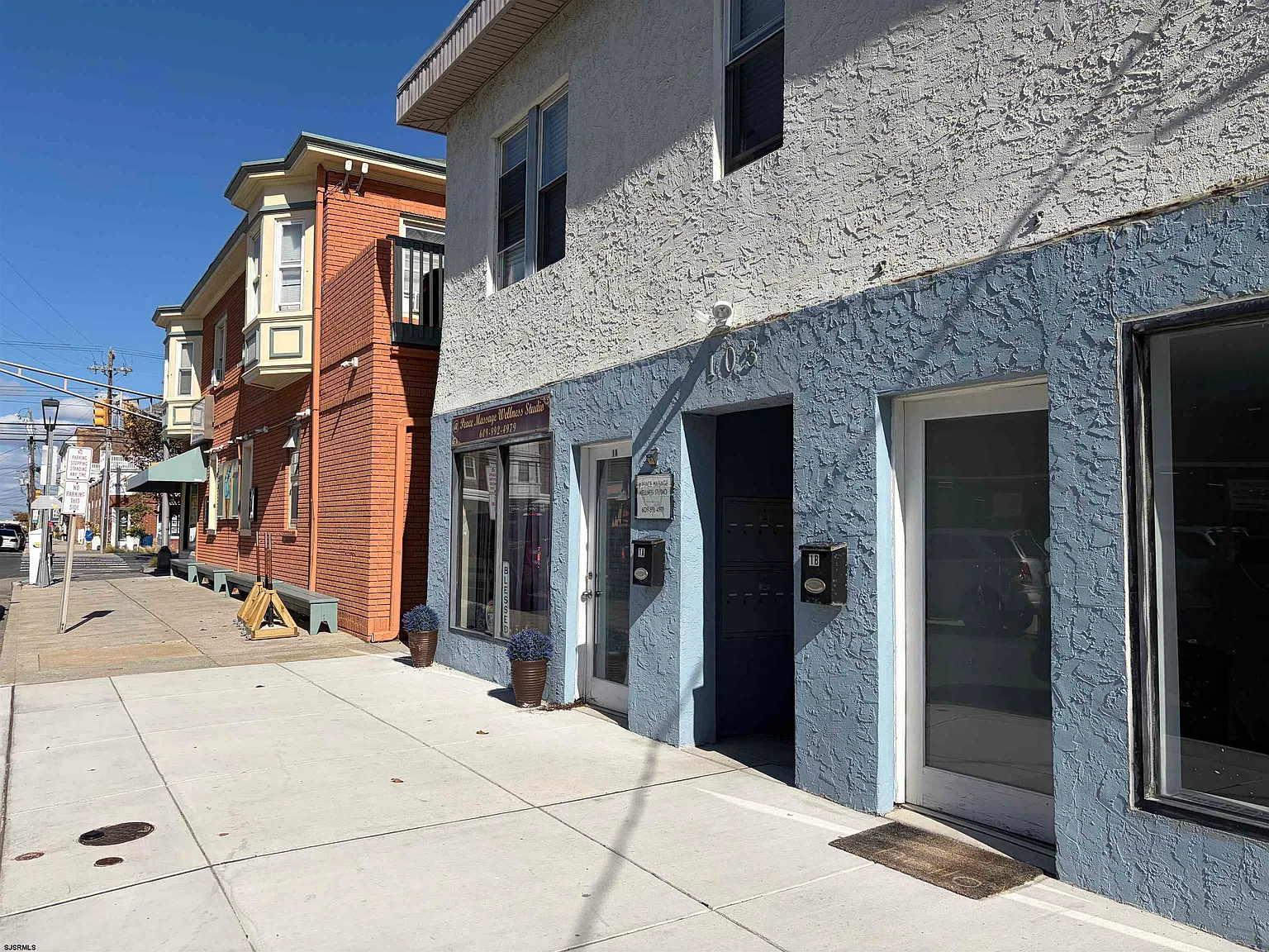 1 bed, 1.0 bath, $1,200 — Photo 2