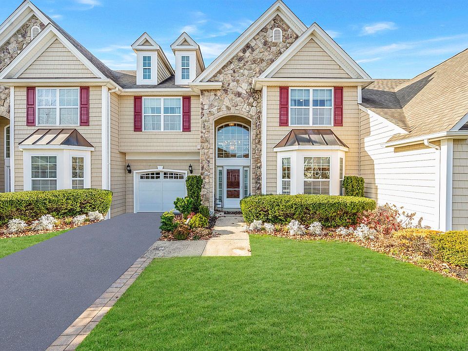 1st image of 27 Durham Lane #27