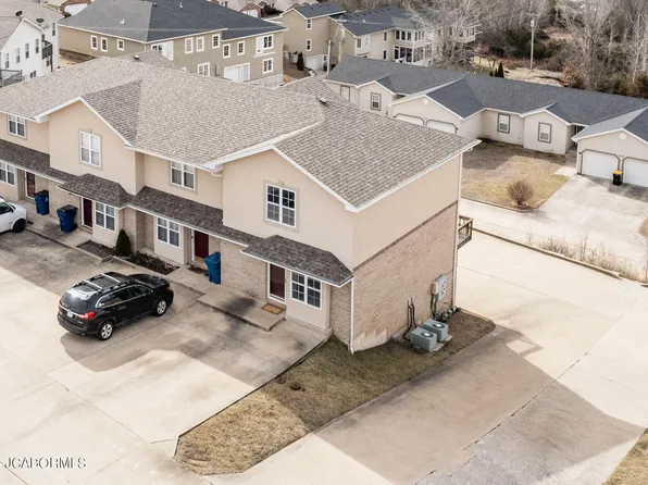 1308 Remington Way, Holts Summit, MO 65043