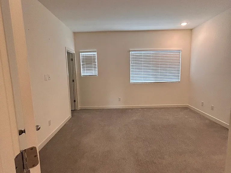 8255 N 22nd Dr — Photo 11