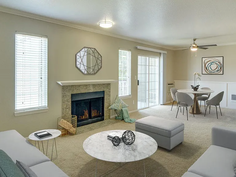 Carriage House — Photo 10