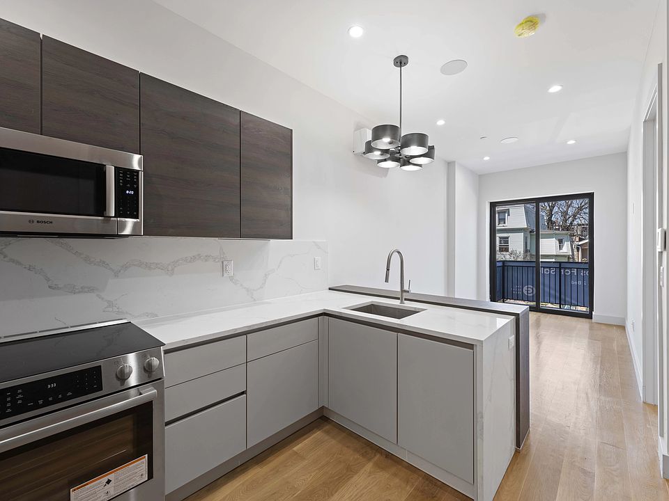 1st image of 228 Quincy St #3F