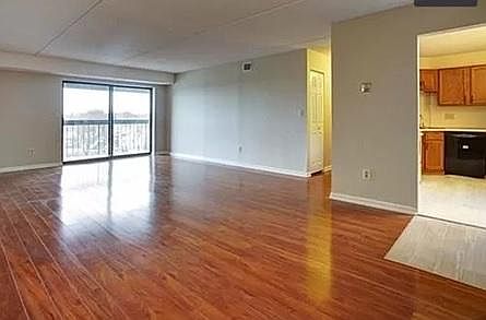 4th image of 289 Elm St #77
