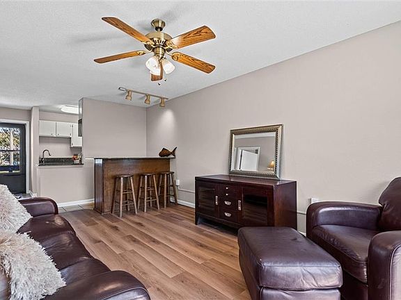 5th image of 231 Riverbend Dr #231