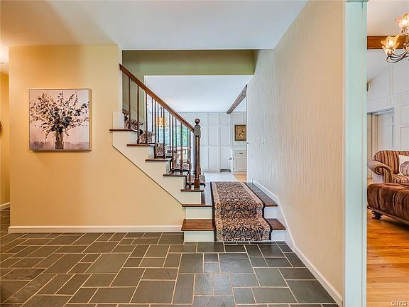 4th image of 4996 Stonegage Dr