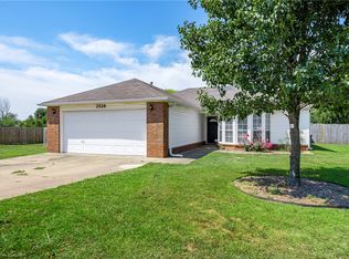 2526 N Harvey Wakefield Ave, Pea Ridge, AR 72751