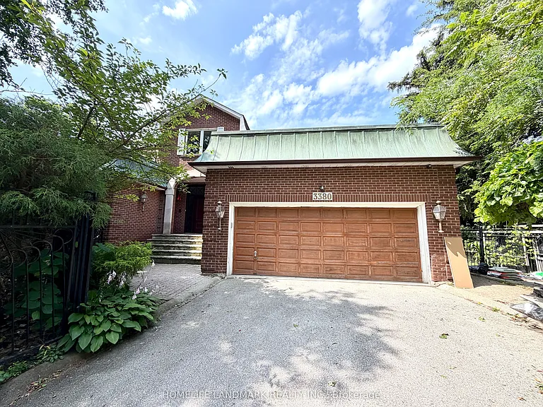 3380 Tudor Gate — Photo 2