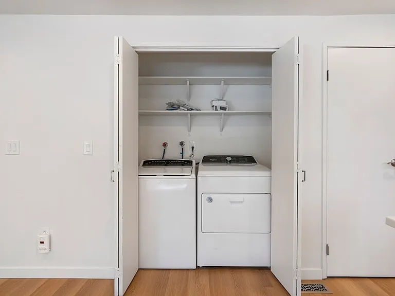 2217 Sahalee Dr W — Photo 11