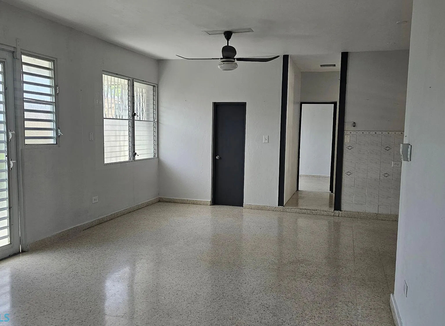 3 bed, 3.0 bath, 20002 sqft, $1,800 — Photo 4