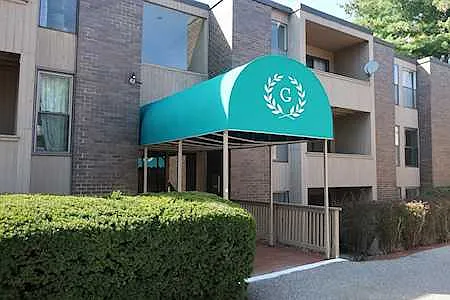 52 Shrewsbury Green Dr