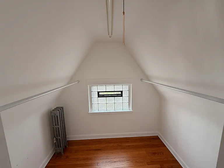 554 Greenvale Dr — Photo 38