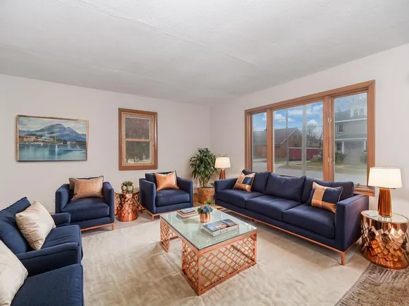 609 East South Street, Beaver Dam, WI 53916