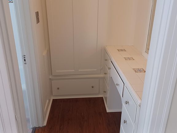 5th image of 639 Orange Grove Ave APT 208