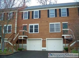 51 Foxbridge Village Rd, Branford, CT 06405