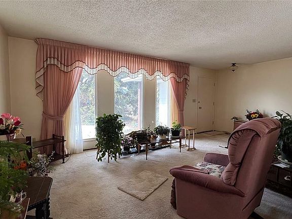 4th image of 9001 Abbott Ave