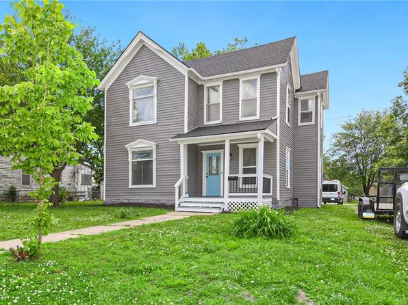 505 W Wea St, Paola, KS 66071