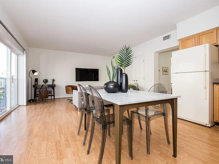 1030 N 2nd St #203 — Photo 7