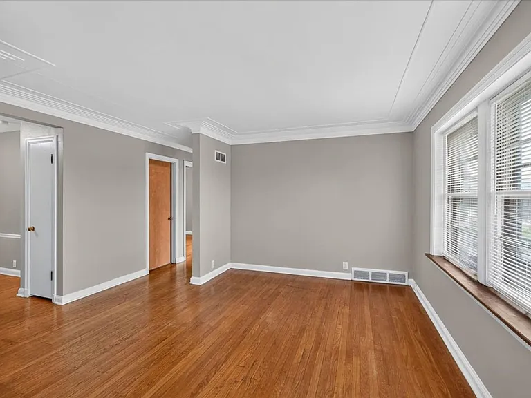 3307 Lawn — Photo 8
