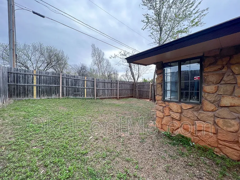 6801 Chisholm Ct — Photo 30