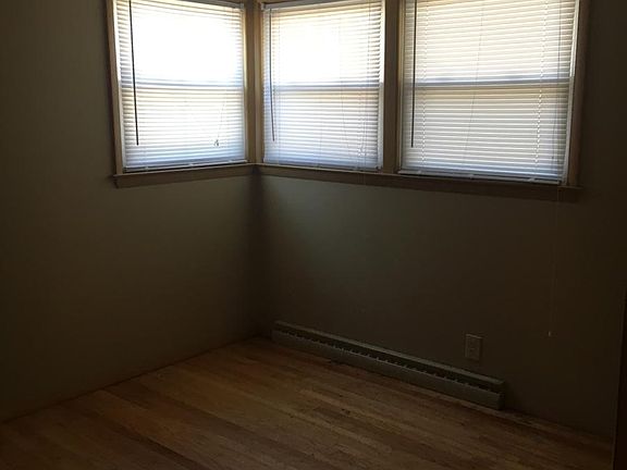 5th image of 8605 W Glendale Ave