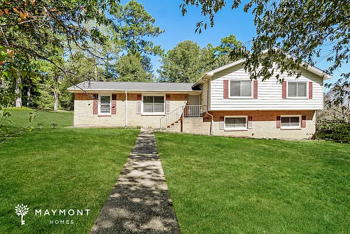 705 Waverly Ln