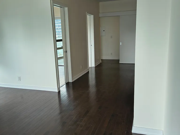 12 York St #1104 — Photo 18