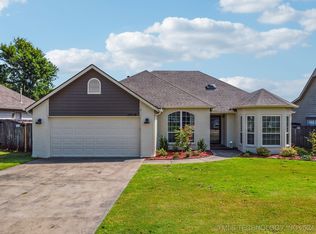 10218 E 116th St S, Bixby, OK 74008