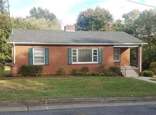 104 Robey St, Morganton, NC 28655